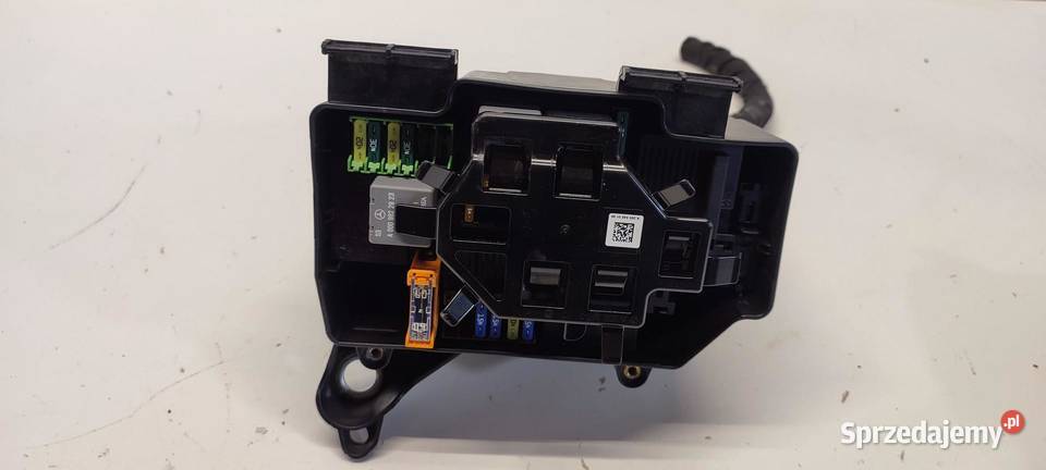 MERCEDES GLC W253 X253 SKRZYNKA BEZPIECZNIKÓW sprzedam