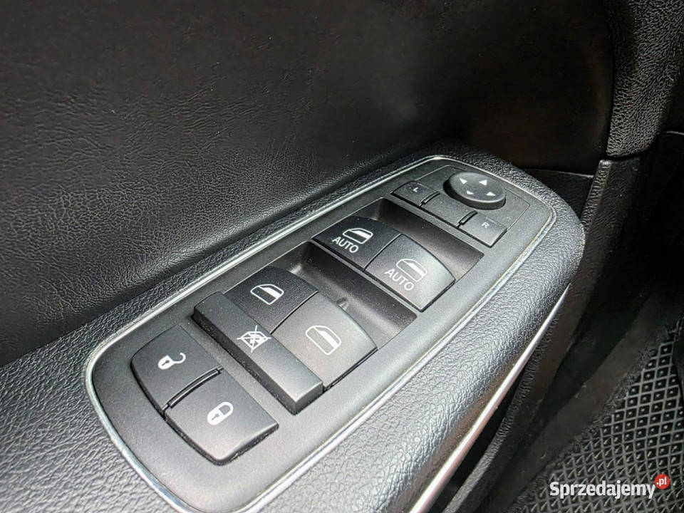 Chrysler 300C 36 Benzyna 286 Skóra Alu 22 Kamera centralny zamek Słupsk