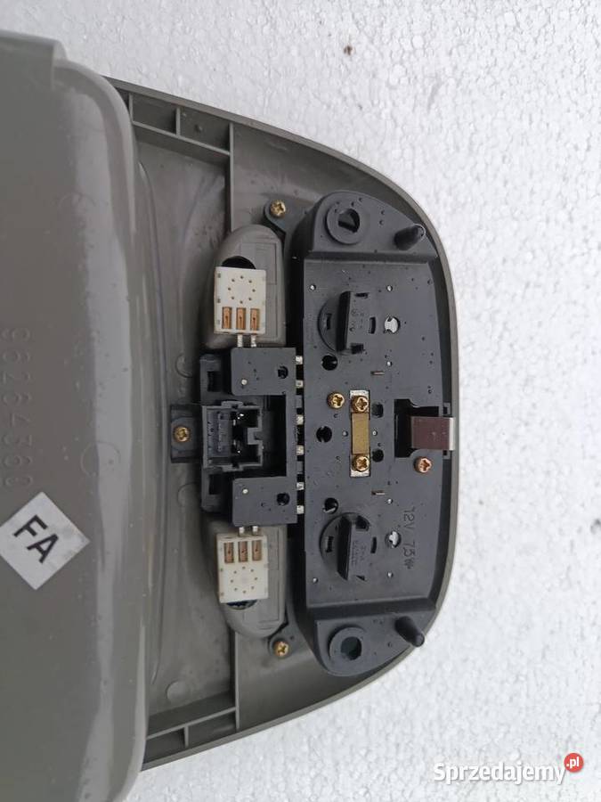 Chevrolet Rezzo lampa sufitowa i schowek pomorskie Strzepcz sprzedam