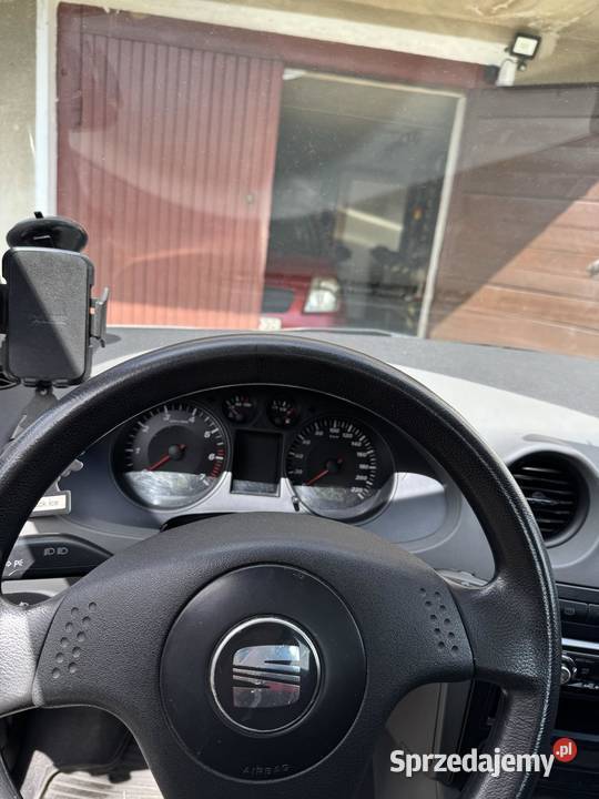 Seat Ibiza 2002 14 opony zimowe Hatchback sprzedam