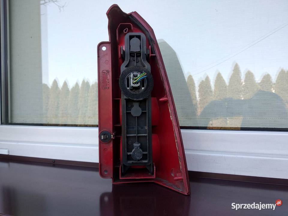 Ford Focus MK1 I kombi lampa tył tylna lewa osobowe Sieradz sprzedam