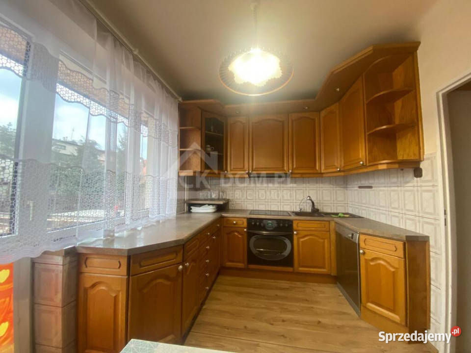 Kameralny bliźniak 260 m Idalin Radom 3 garaże asfalt