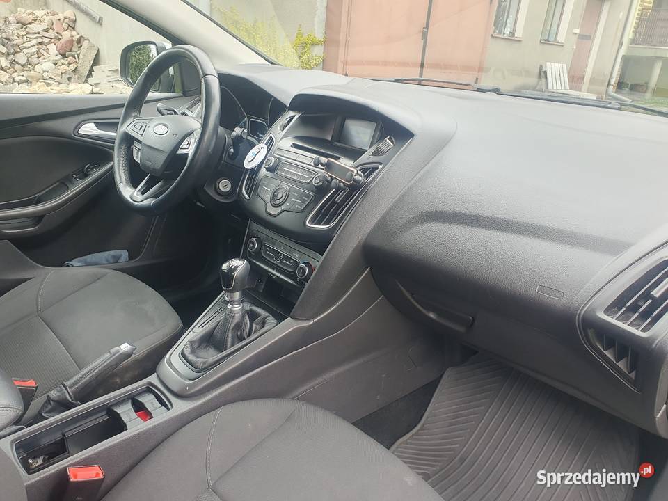 Ford focus 15 95 2015r 1rej marzec 2016r zamiana sprzedam