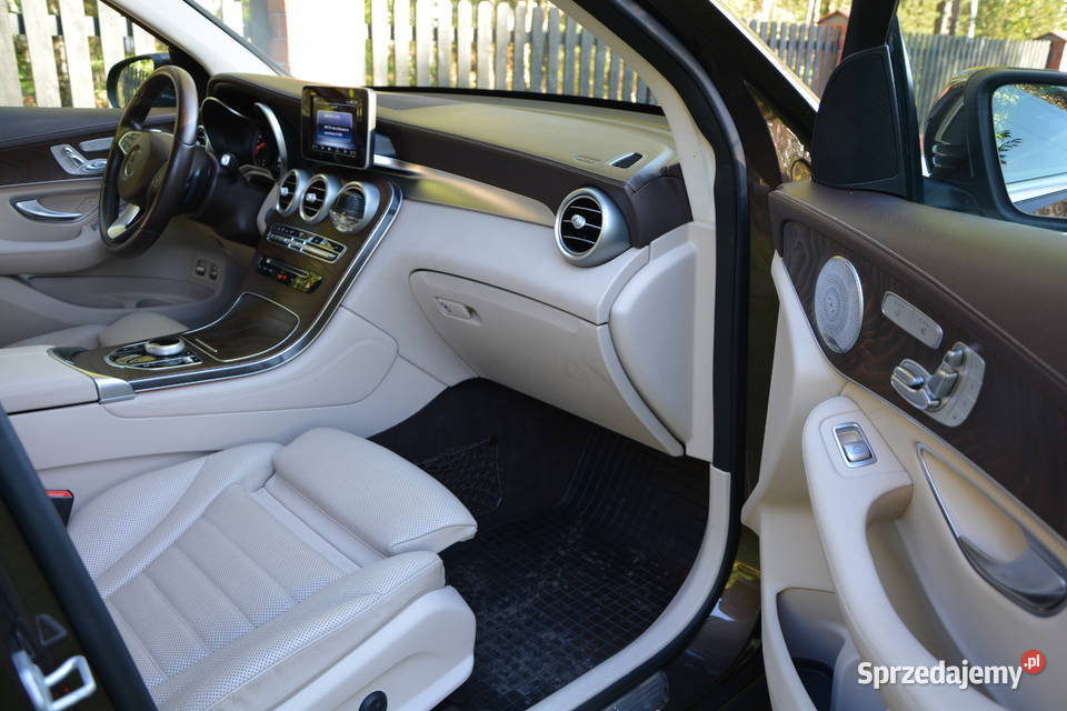 MERCEDESBENZ GLC 250 4MATIC 2016 20 benzyna Rok produkcji 2016 Garwolin