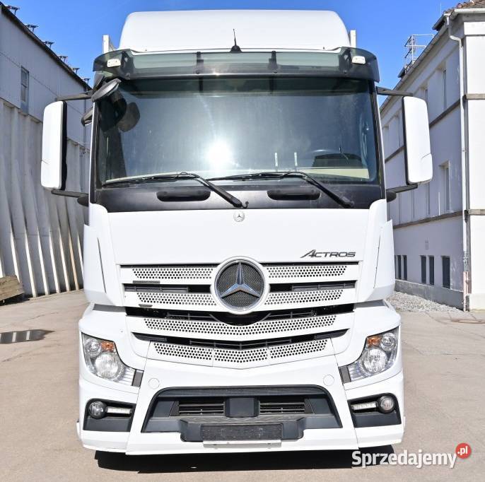 Chlodnia z winda Merceded Actros kabina sypialna nie