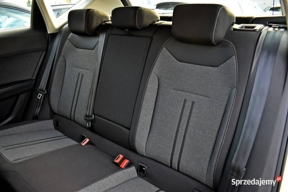 Seat Ateca Bezwypadkowy Salon Polska Serwis ASO światła do jazdy dziennej