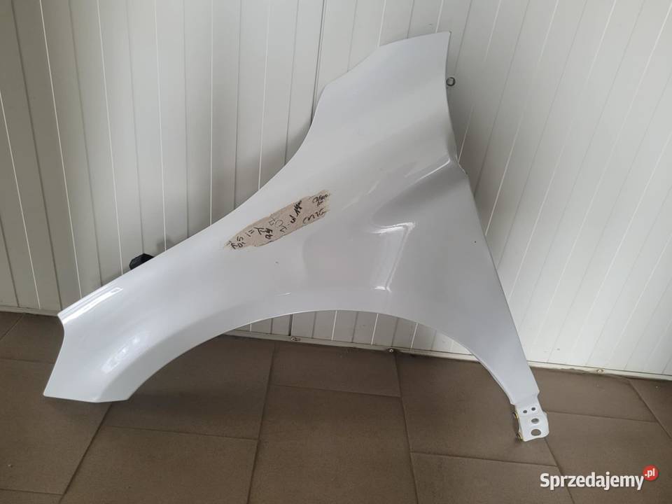 Blotnik lewy przod volvo xc60 biala perla Siedlce sprzedam