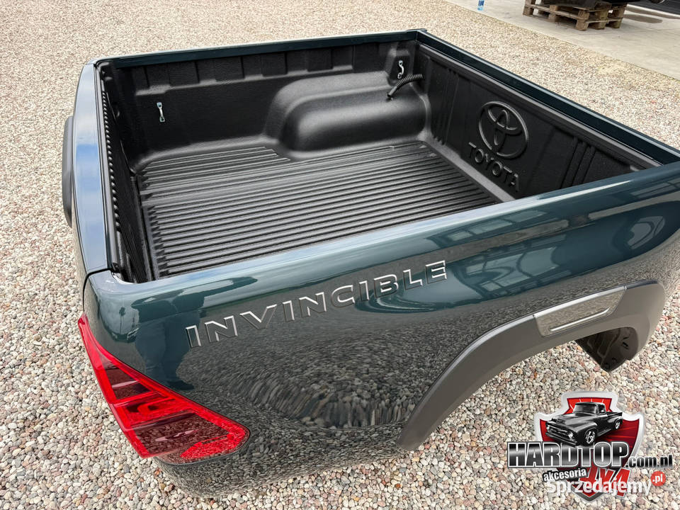 Paka Toyota Hilux 2015 INVISIBLE Skrzynia osobowe Pasłęk