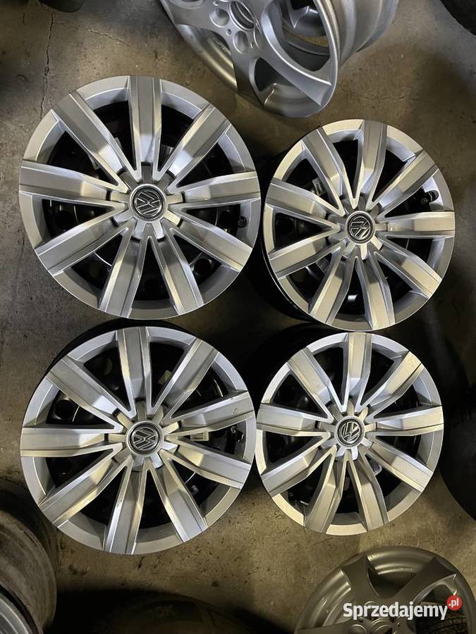 Komplet oryginalnych felg stalowych do VW Tiguan Poddębice