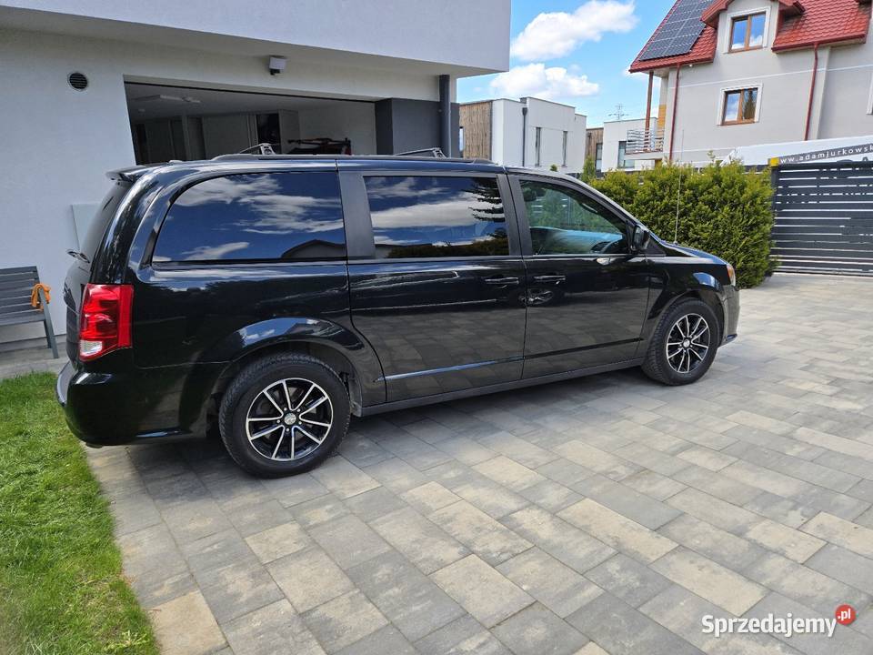 2018 Dodge grand caravan 36 Rok produkcji 2018 Białystok sprzedam