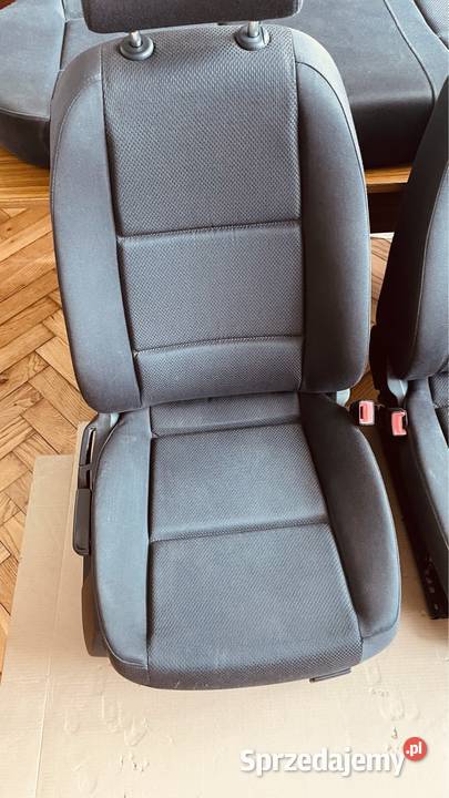 Siedzenia komplet Audi A4 B6 Niedrzwica Duża