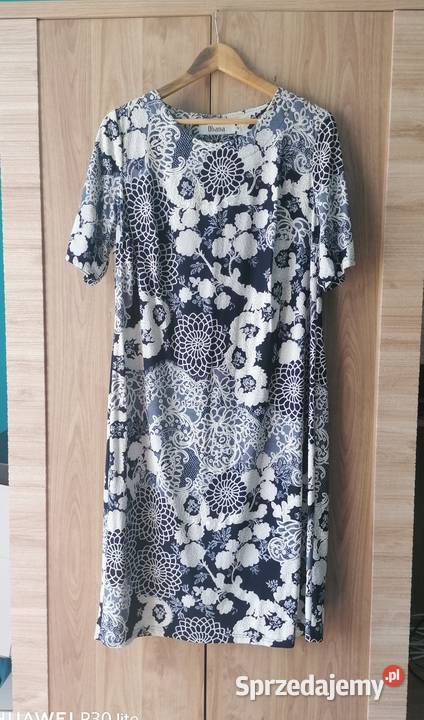 Sukienka z krótkim rękawem sprzedam