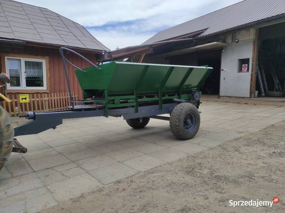 Rozsiewacz do wapna i nawozów RCW nieuszkodzony Tuchów