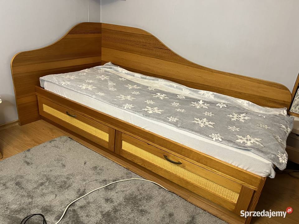 zestaw mebli duże łóżko biurko z drzewa sprzedam