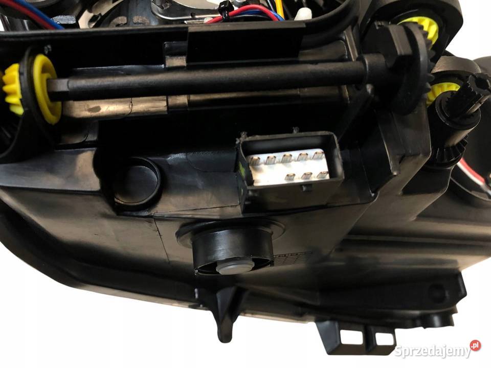 Opel Corsa D 20062010 Reflektor lampa przednia