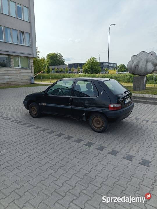Citroen Saxo 11 benzyna wersja Bic czarnyNa 1100cm3 Łódź