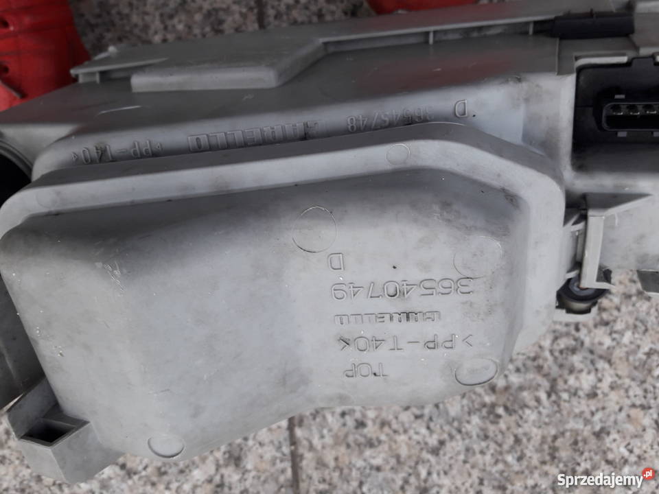 LAMPA PRZEDNIA PRAWA REFLEKTOR FIAT PUNTO I 9398