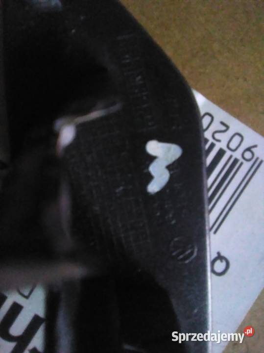 Zaślepka spryskiwacza reflektora prawa VW Passat Cewice