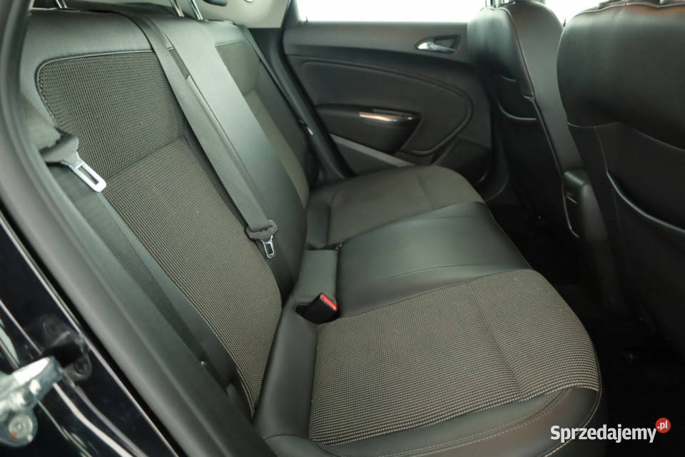 Opel Astra 14 T elektryczne szyby