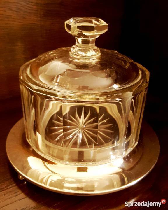 Komplet naczynie z kloszem do przystawek masła