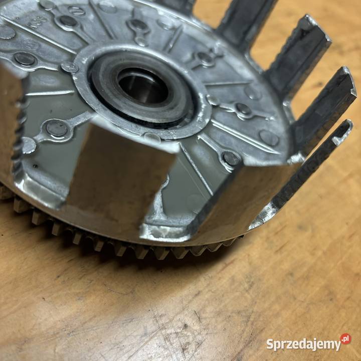 Kosz sprzęgłowy zewnętrzny Honda CR 125