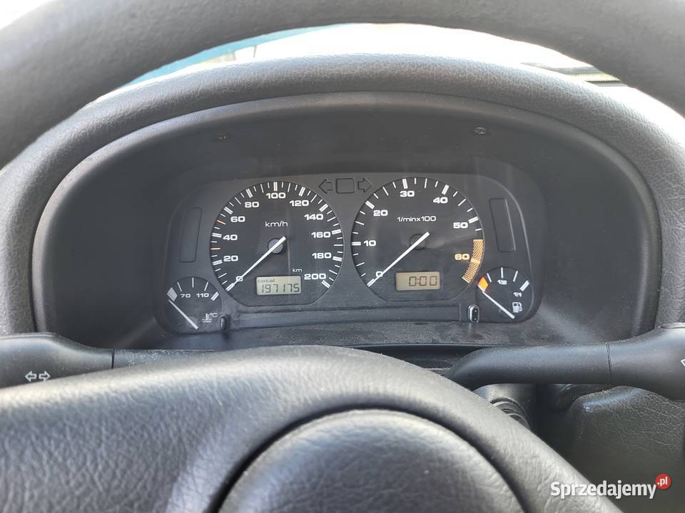 Sprzedam auto sprawne do lekkich poprawek Polo Konradów