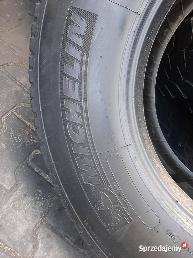 Opona używana ciężarowa 31580R225 MICHELIN 600 Zaścianki