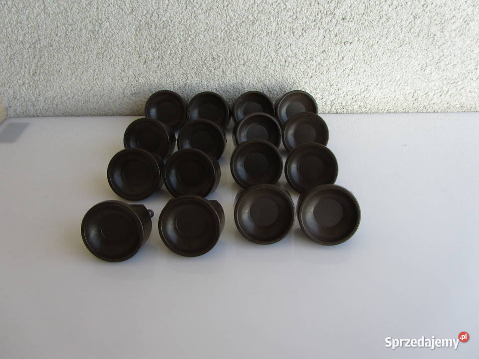 Gałki uchwyty meblowe kpl 16 z PRLu Olecko