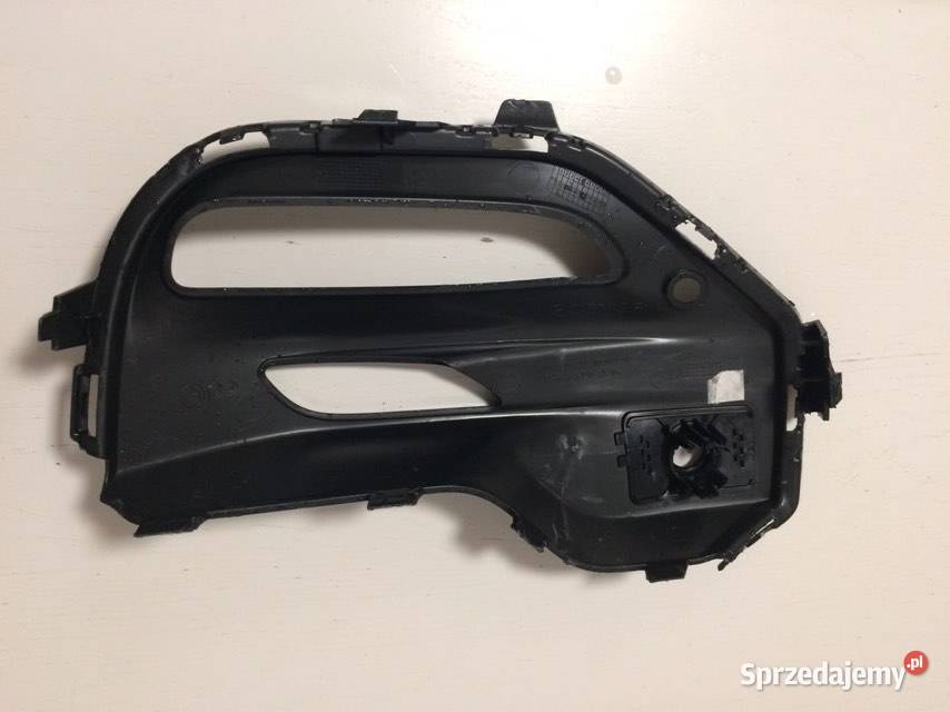 BMW X5 G05 18 ramka kratka zderzaka lewa