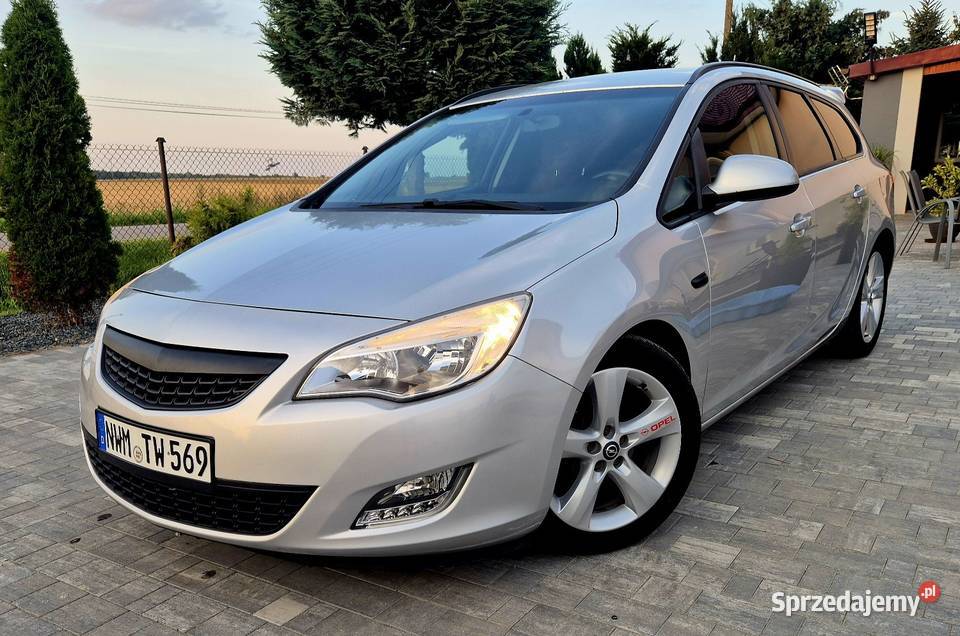 Opel Astra J 14 Turbo Benzyna Klima z Niemiec Brudzeń Duży