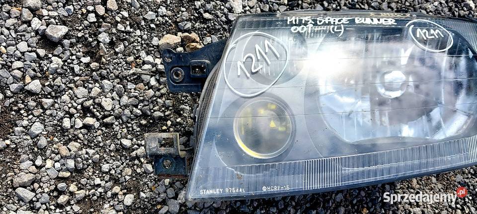 Mitsubishi space runner 2000 reflektor lampa