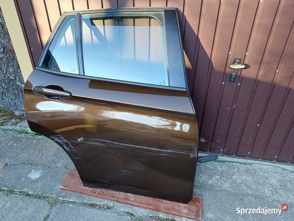 Drzwi prawy tył BMW X1 E84 B09