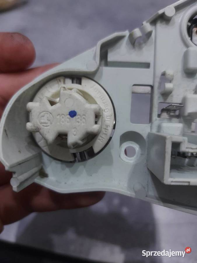 WKŁAD LAMPY LEWY TYŁ BMW E93