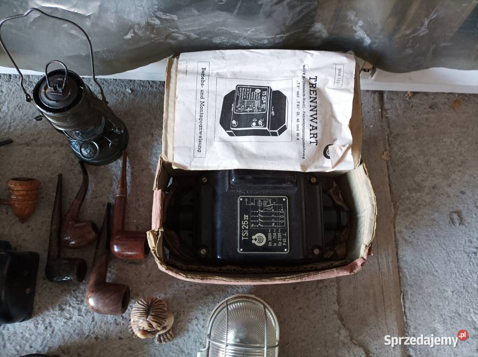 Stare gniazdka włączniki nadtynkowe Radwan