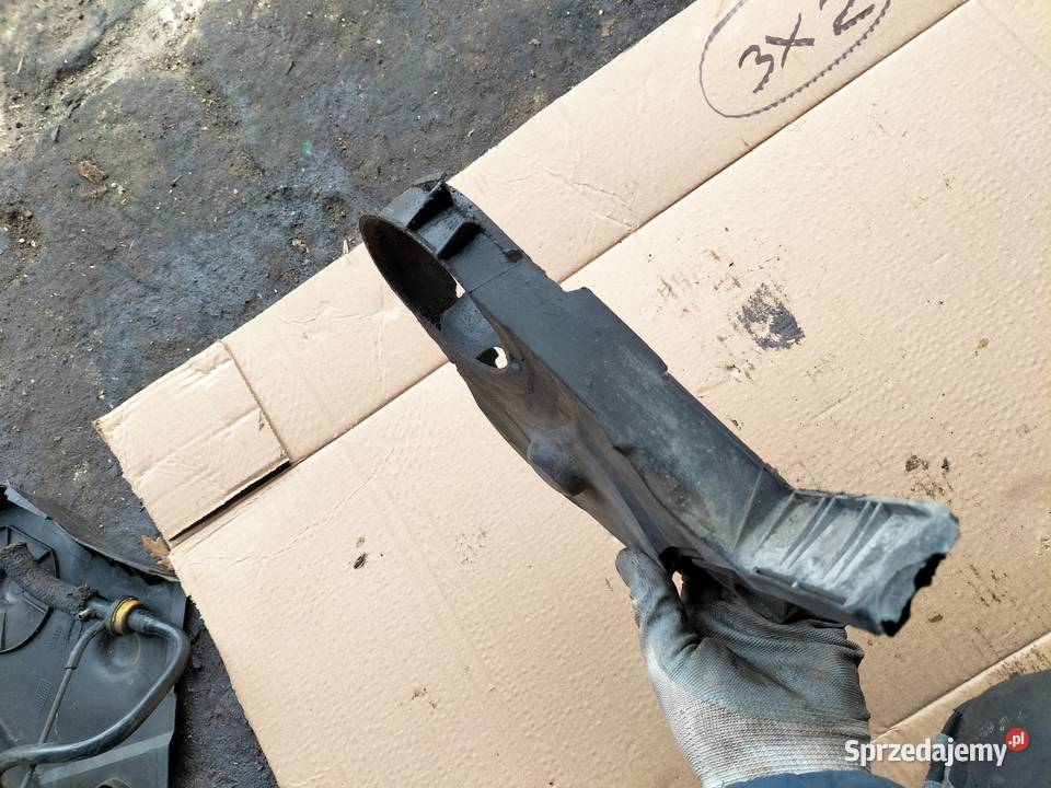 AUDI 80B3 80 B3 18 OSŁONA OBUDOWA ROZRZĄDU Kamień-Kolonia sprzedam