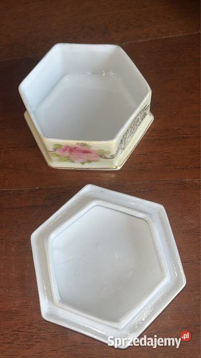 Puzderko Dresden Z Portretem i różami Gdańsk