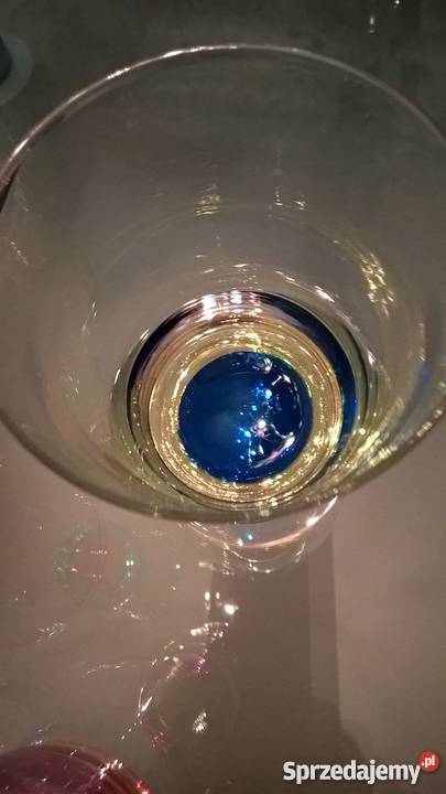 Szklanki z kolorowym dnem do napojów drinków Kluczbork