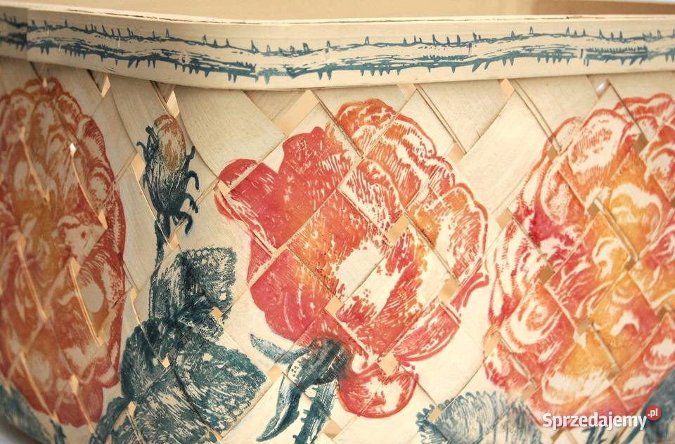 Ręcznie malowany kosz z łuby do przechowywania