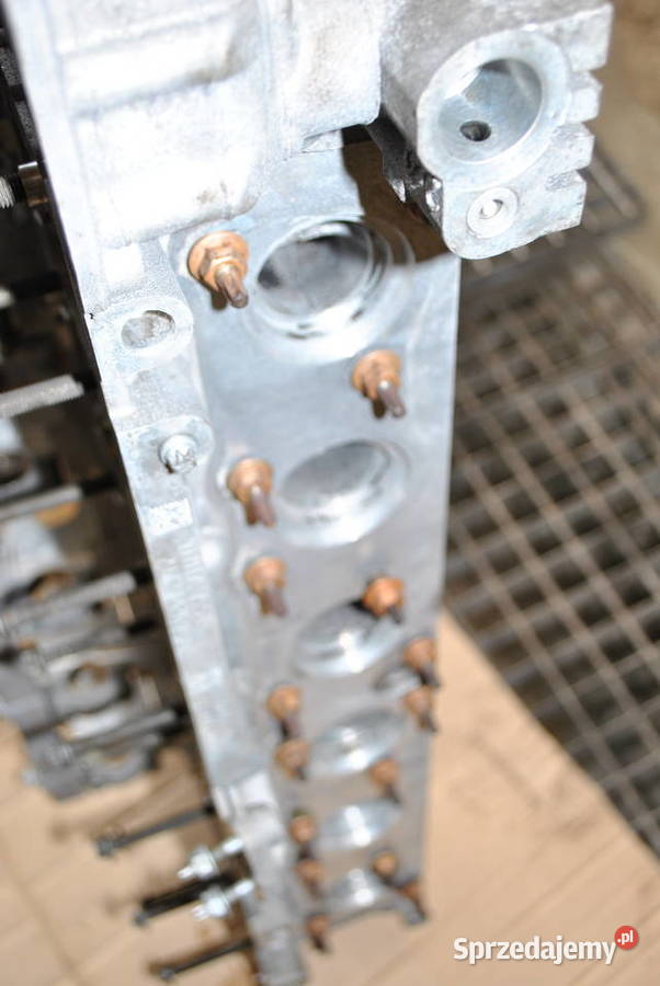 Głowica silnika BMW E90 E91 E92 E93 E60 E61 F10 Głowice cylindrów