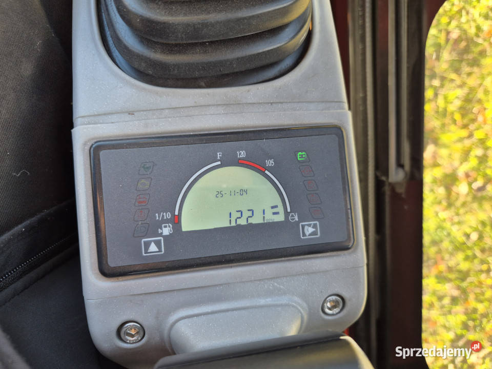 Minikoparka AT20 KUBOTA D902 2000 z kabiną 4 Rok produkcji 2024 Grodziec sprzedam