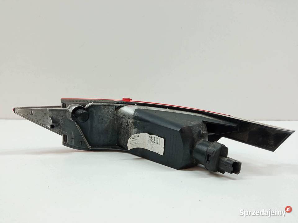 LAMPA TYŁ W ZDERZAK TYŁ 8A6115K273 Ford Fiesta