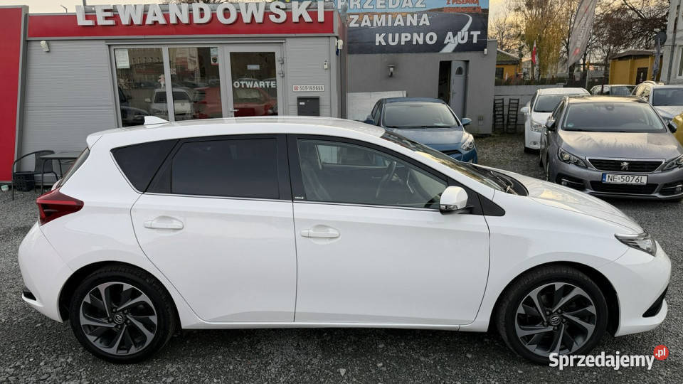 Toyota Auris Benzyna Zarejestrowany Ubezpieczony Elbląg sprzedam