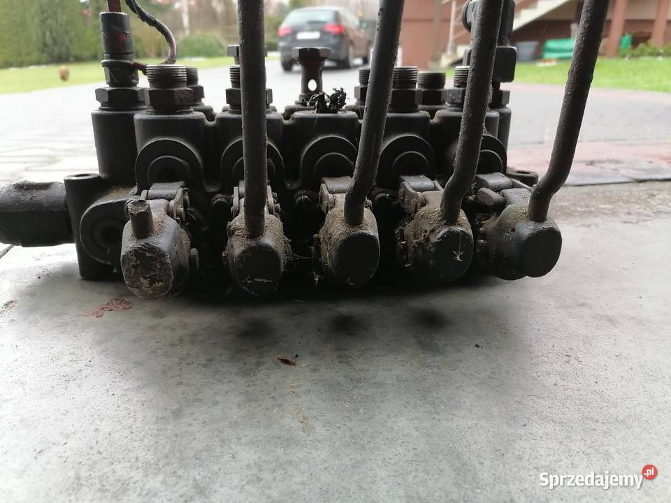 Rozdzielacz 5 sekcyjny hydrauliczny Masłów Drugi