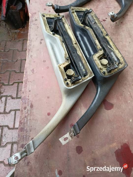 Mercedes W124 uchwyt mocowania boczka drzwi Wyposażenie wnętrza Części samochodowe