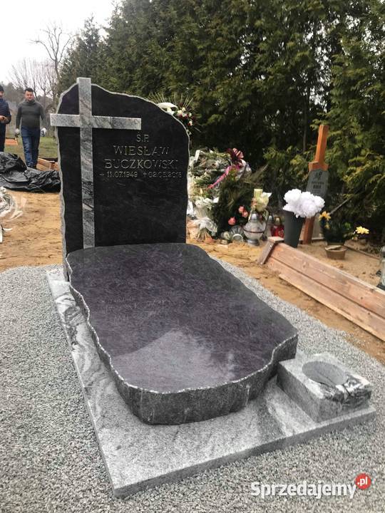 NAGROBEK POMNIK SKAŁKOWY GRANIT STRZEGOM Konary