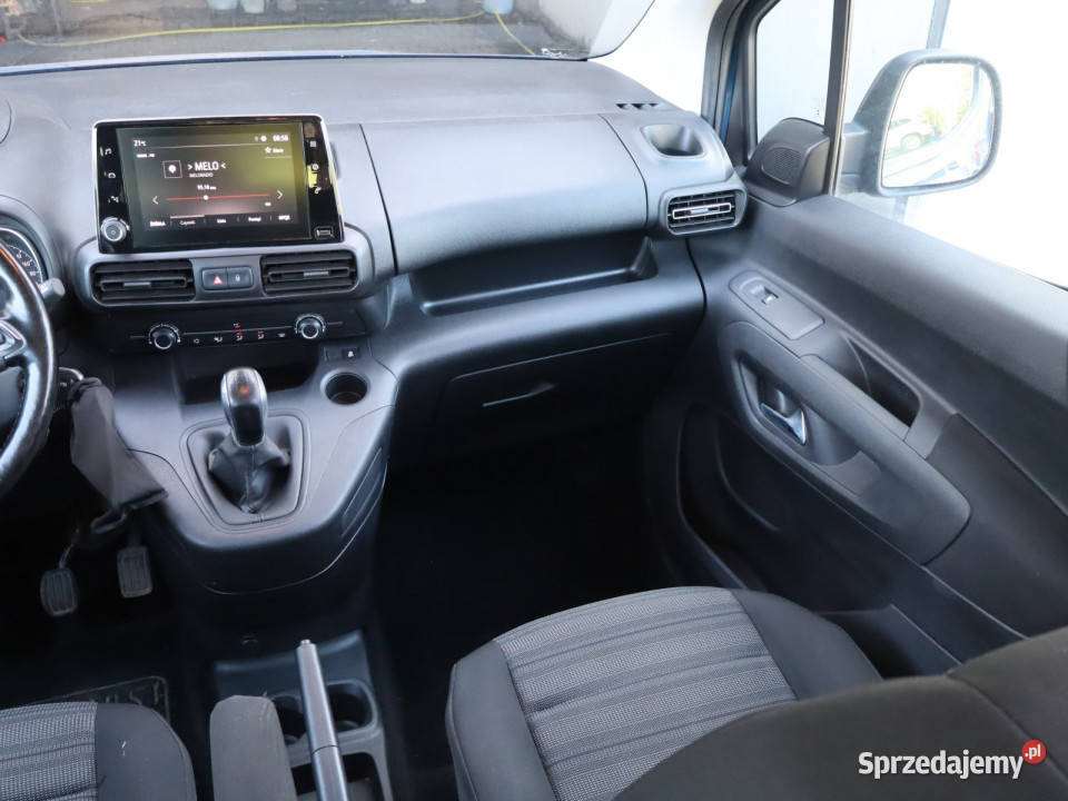 Opel Combo 15 CDTI wielofunkcyjna kierownica Katowice