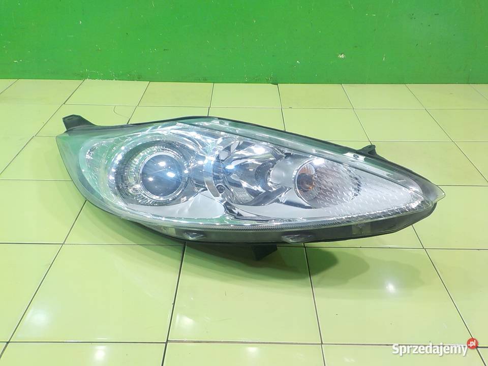 FORD FIESTA MK7 125 B 09r lampa prawy przod Suków