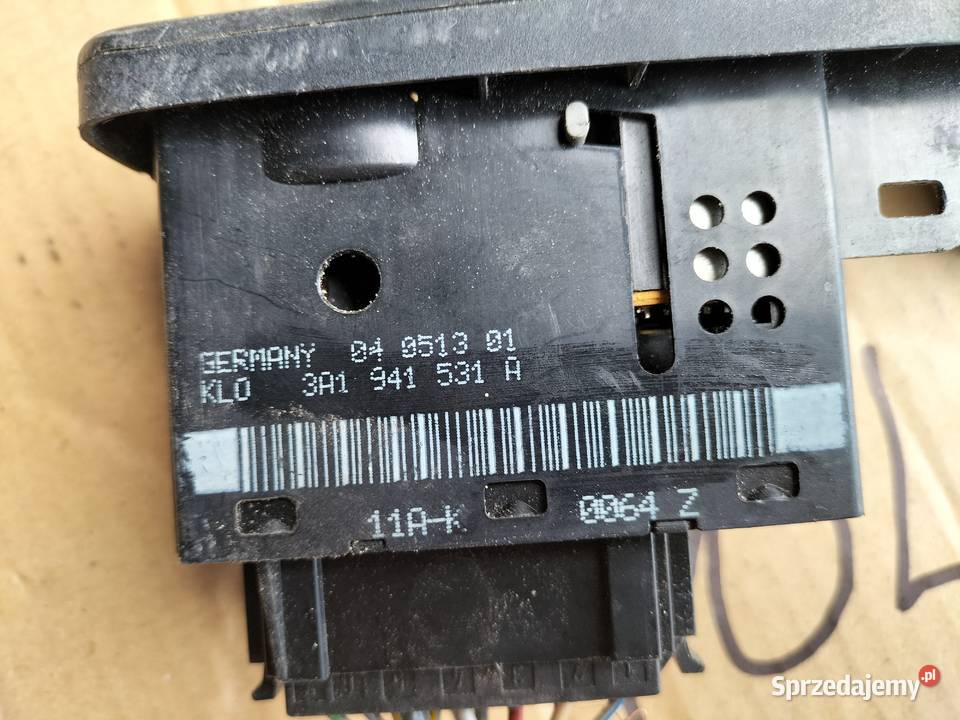 WŁĄCZNIK PRZEŁĄCZNIK ŚWIATEŁ VW PASSAT B4 sprzedam