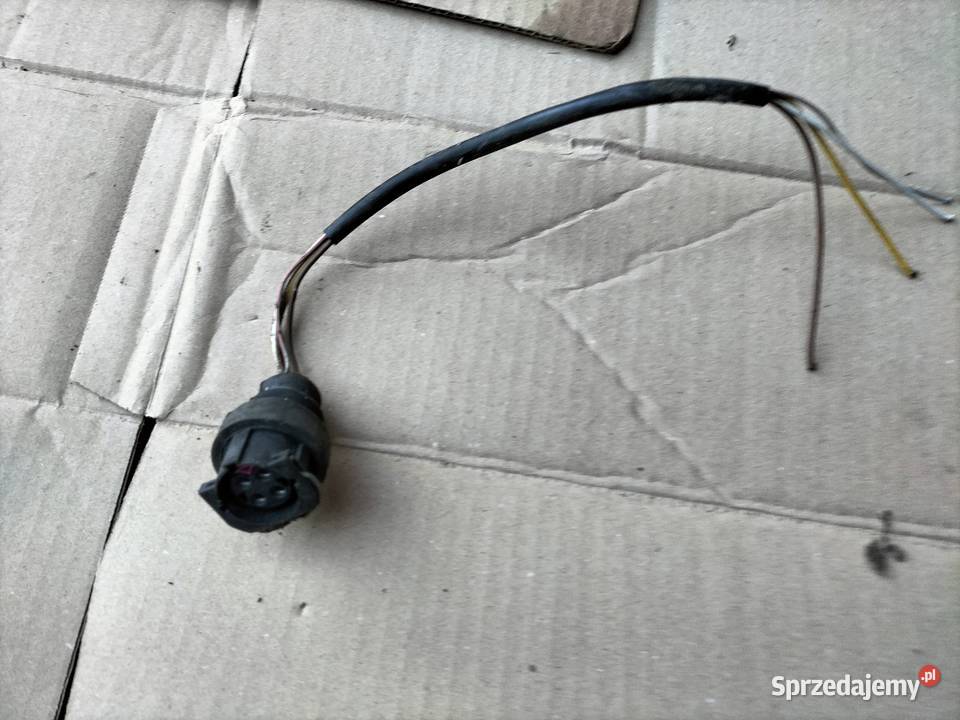 AUDI 80B4 80 B4 GNIAZDO OPRAWKA WTYCZKA KOSTKA osobowe Kamień-Kolonia
