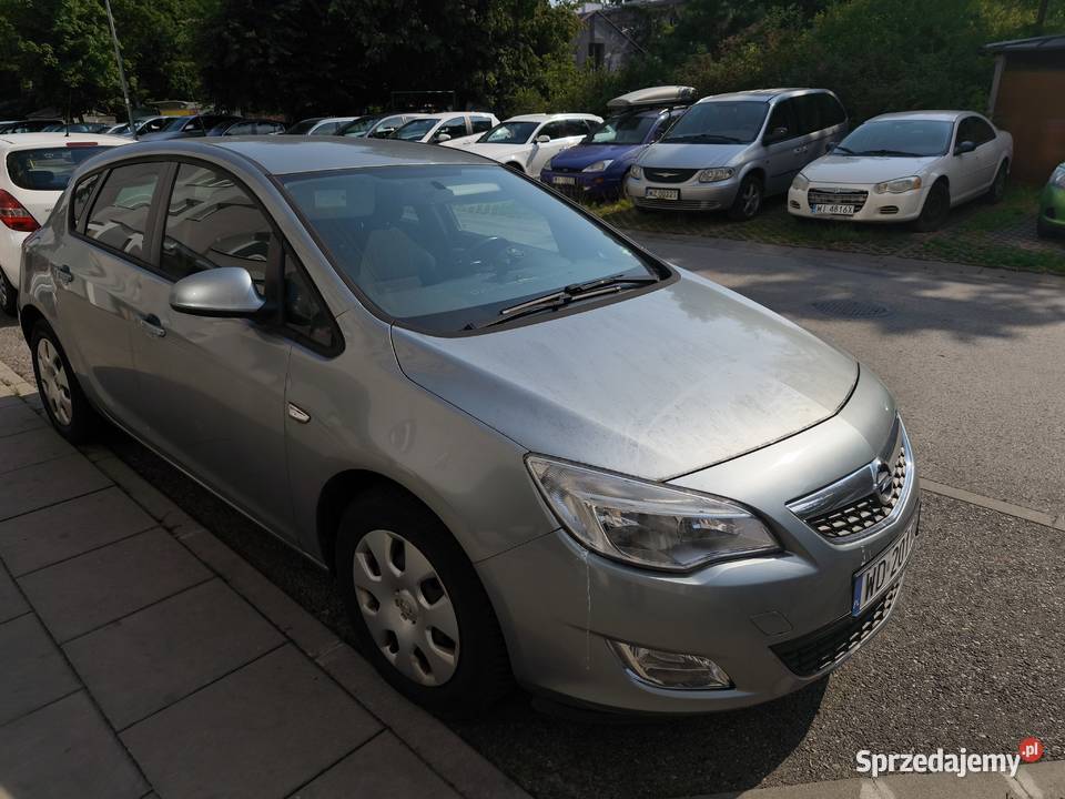 Opel Astra J 2011 niezawodne ekonomiczne z Warszawa